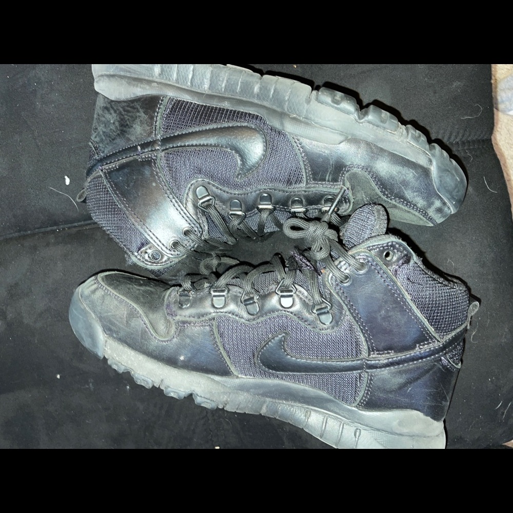 Nike sb black dunk high boot